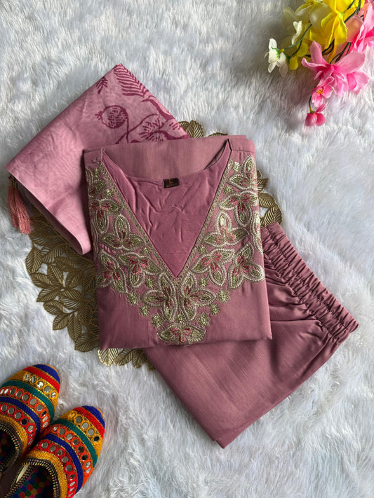 Beautiful Embroidery Work Salwar Suit
