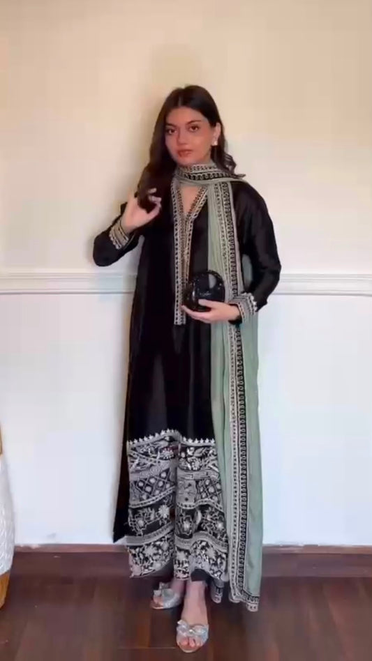 Elegant Premium Glass Fabric Thread Work Salwar Suit