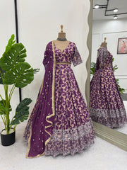Royal Festive Lehenga Set With Golden Border Dupatta