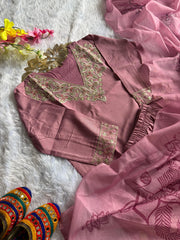 Beautiful Embroidery Work Salwar Suit