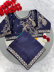 Beautiful  Blooming Chinnon Peding Silk Saree With Stitched Blouse