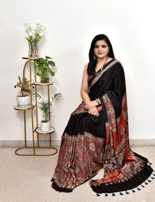 Beautiful Black Lagdi Pure Satin & Silk Saree