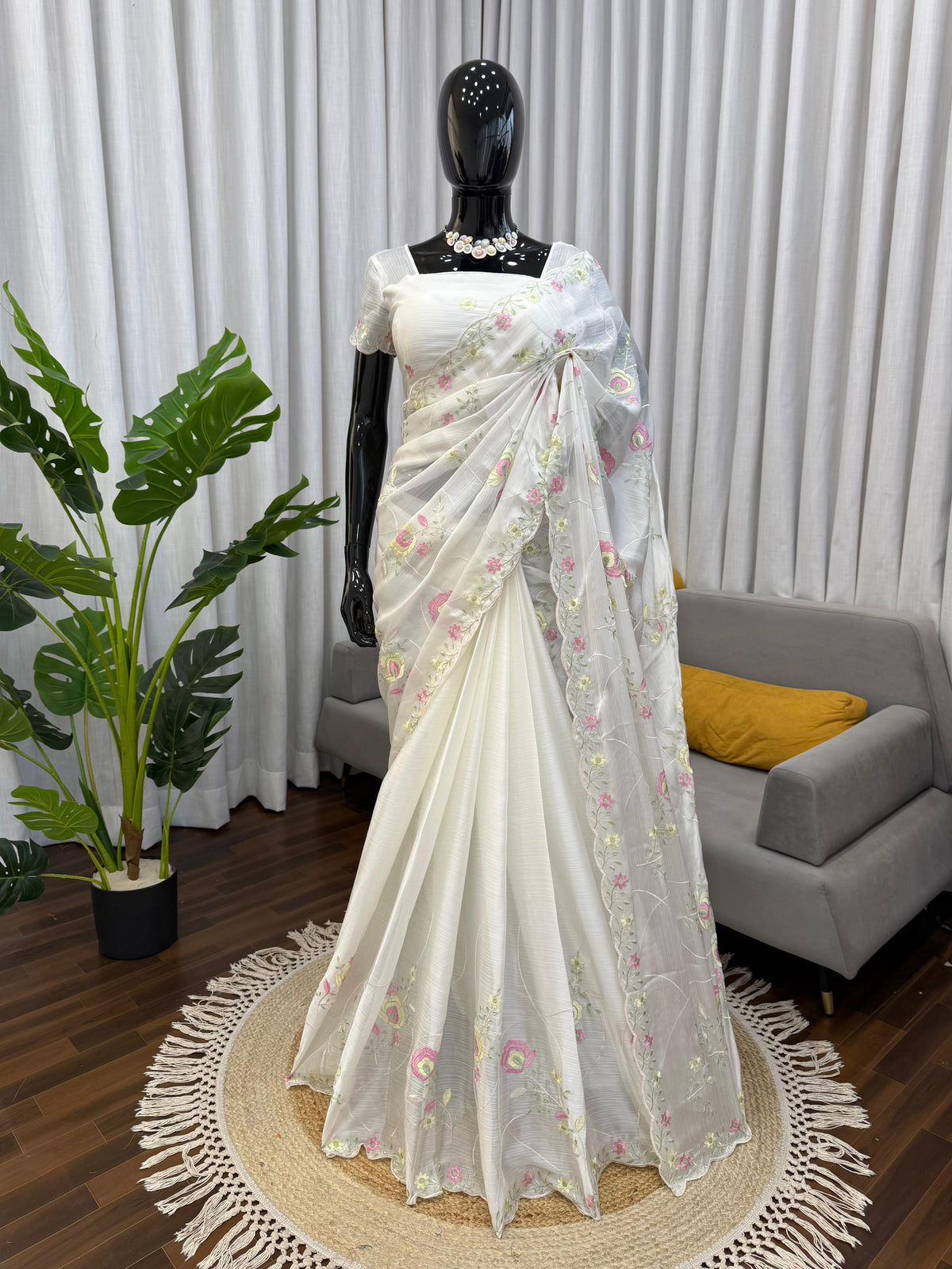 Beautiful Elegance Chiffon Thread Work Saree