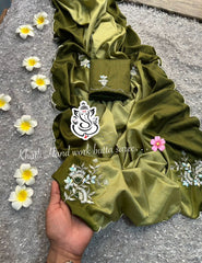 Beautiful Pending Colour Shade Wedding Wear Crape Silk Saree