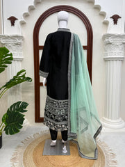 Elegant Premium Glass Fabric Thread Work Salwar Suit