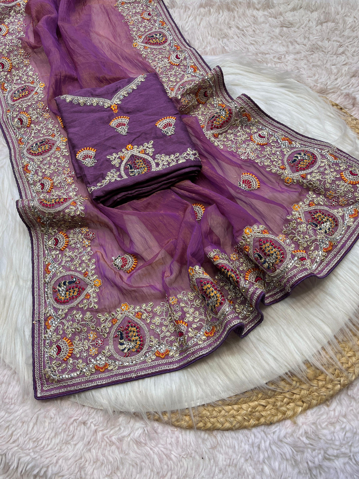 Beautiful Soft Srivali Silk Exquisite Peacock Multi-Thread Figure Saree