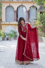 Beautiful Stunning Glamours Blooming Georgette With Sequence Work Gown