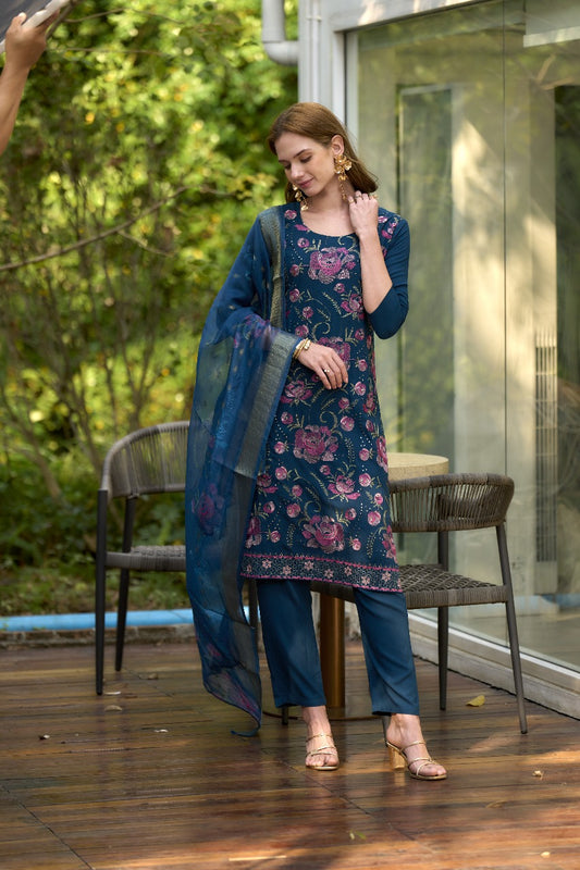 Elegant Straight Rayon Kurti Pant Dupatta Set