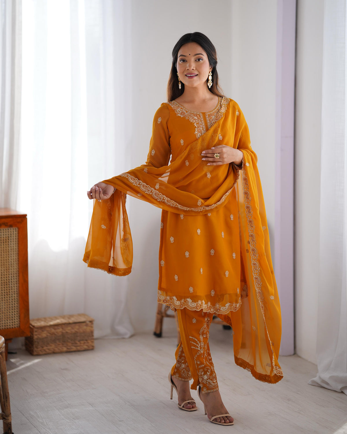 Party-wear Georgette Thread Work Salwar Suit